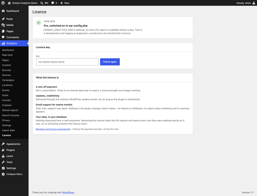 Licence: Key field, activation status, site count, and renewal date
